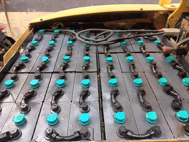 GRUA HORQUILLA ELECTRICA DE 5 TONELADAS, AÑO 2.021