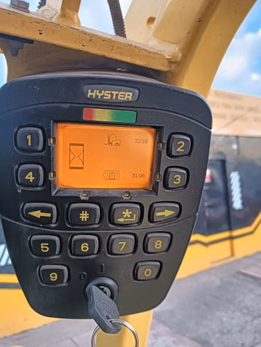 GRUA HORQUILLA ELECTRICA DE 5 TONELADAS, AÑO 2.021