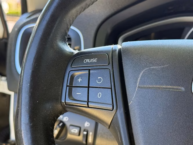 VOLVO V40 D2 MEC 2.0 2016