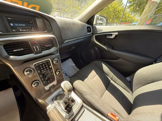 VOLVO V40 D2 MEC 2.0 2016