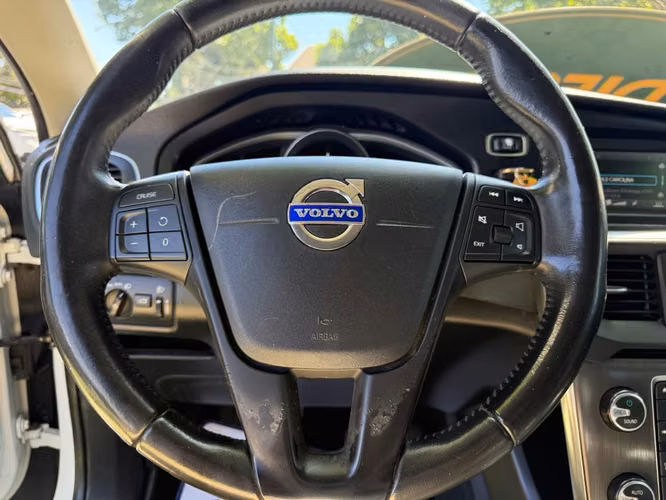 VOLVO V40 D2 MEC 2.0 2016