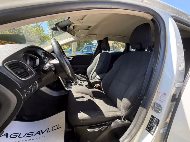 VOLVO V40 D2 MEC 2.0 2016