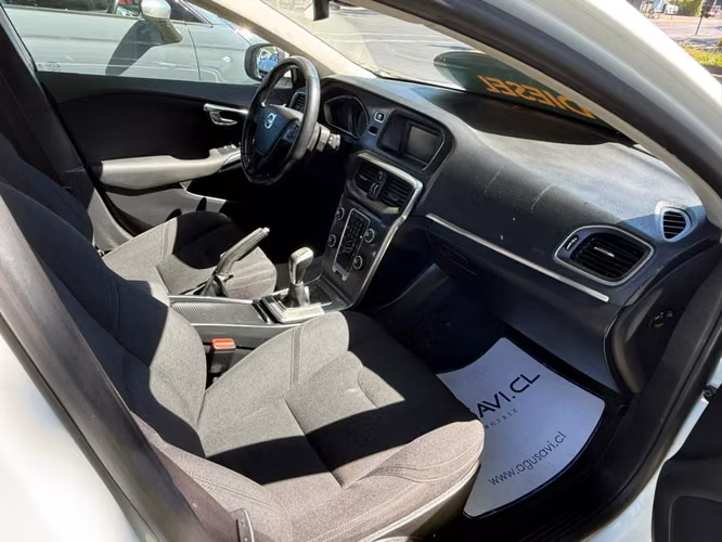 VOLVO V40 D2 MEC 2.0 2016