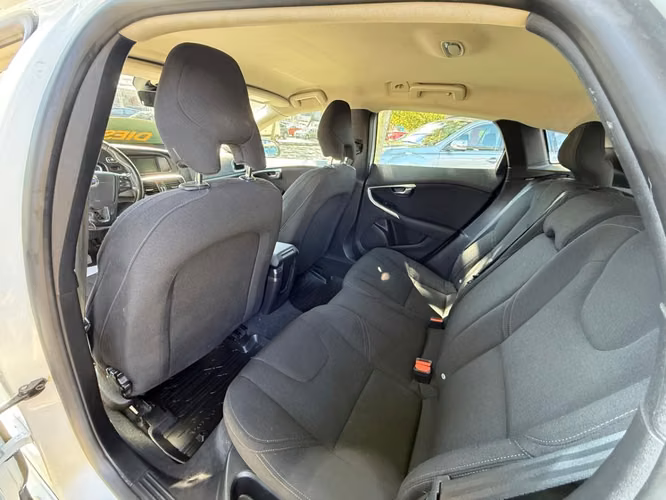 VOLVO V40 D2 MEC 2.0 2016