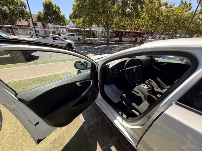 VOLVO V40 D2 MEC 2.0 2016