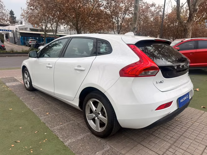 VOLVO V40 D2 MEC 2.0 2016