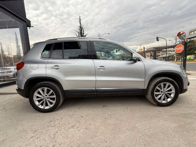 VOLKSWAGEN TIGUAN  2014