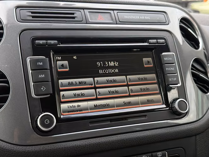 VOLKSWAGEN TIGUAN  2014