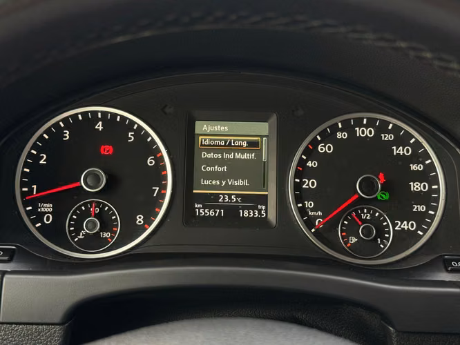 VOLKSWAGEN TIGUAN  2014