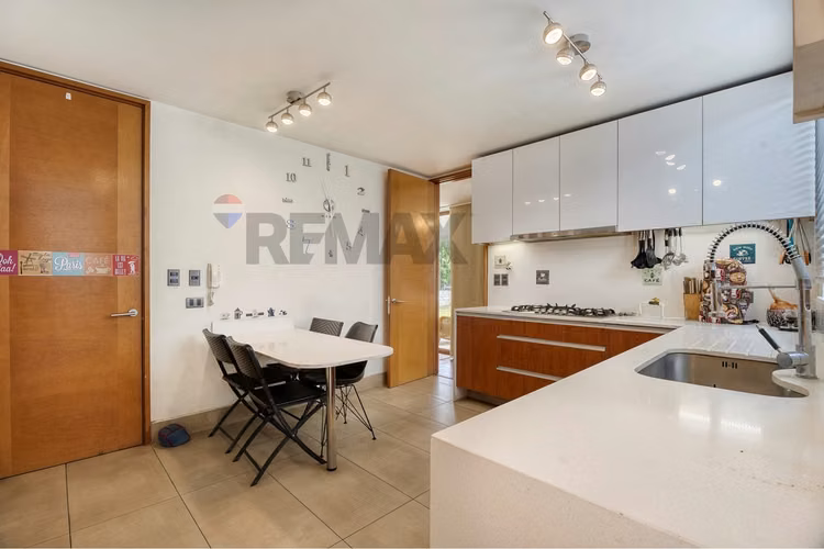 Casa moderna en condominio exclusivo de la dehesa