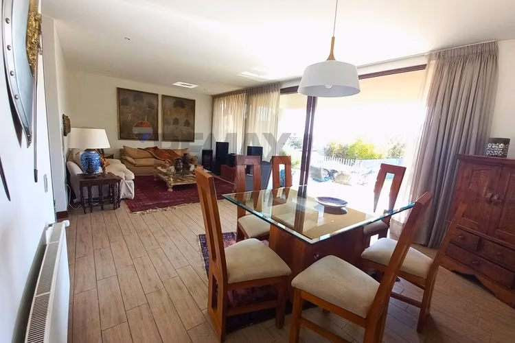 Casa 3 hab, 3 baños + servicio, quincho, piscina
