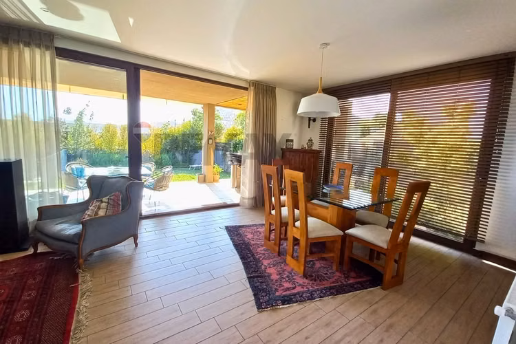 Casa 3 hab, 3 baños + servicio, quincho, piscina