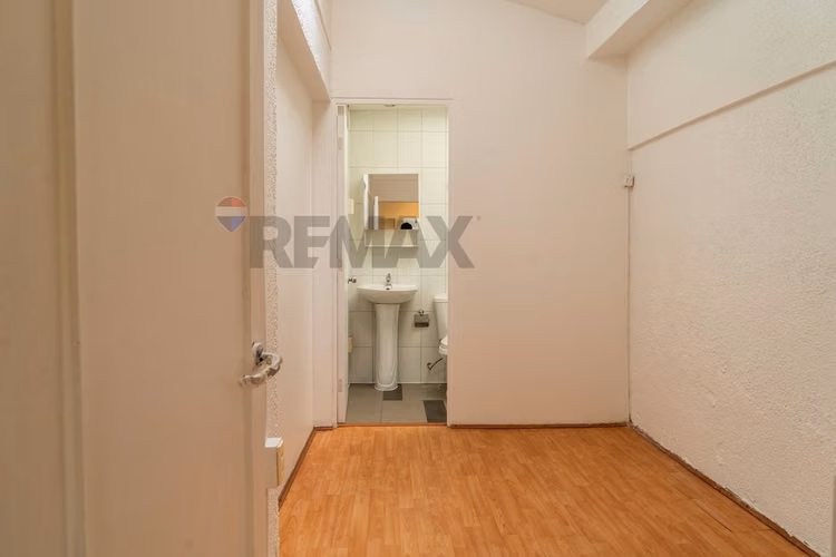 Casa remodelada en pasaje cerrado