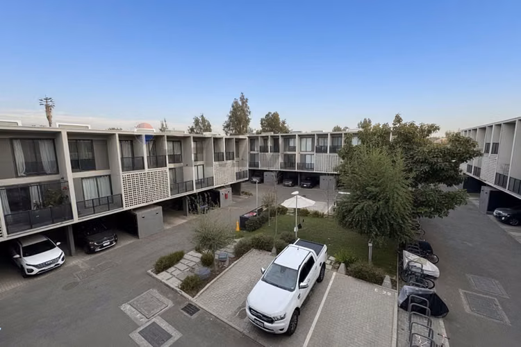 Townhouse tríplex 3d+2b, est, la florida