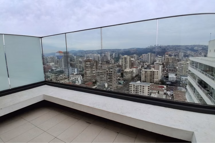 Moderno depto con vista al mar