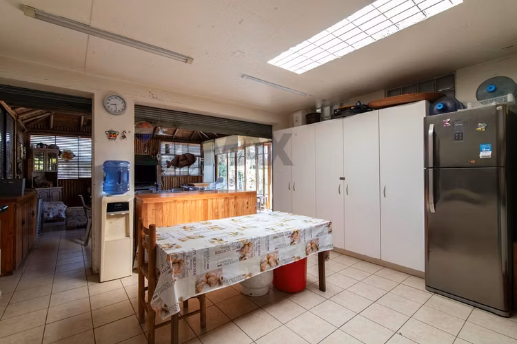 Casa de agrado con piscina y jardín 10640 mts2