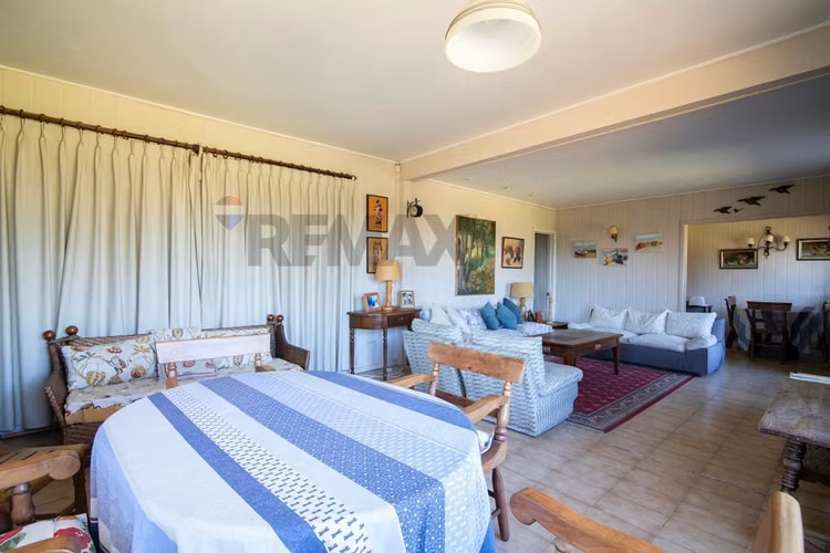 Casa de agrado con piscina y jardín 10640 mts2