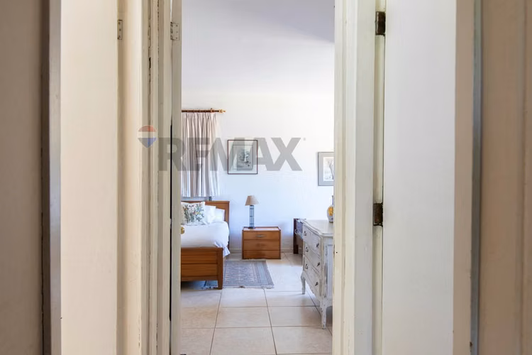 Casa de agrado con piscina y jardín 10640 mts2