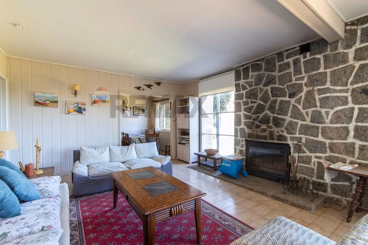 Casa de agrado con piscina y jardín 10640 mts2
