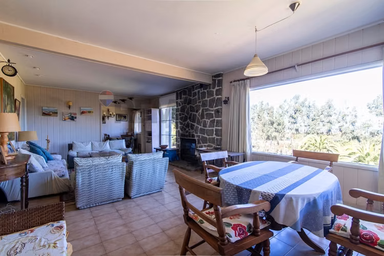 Casa de agrado con piscina y jardín 10640 mts2