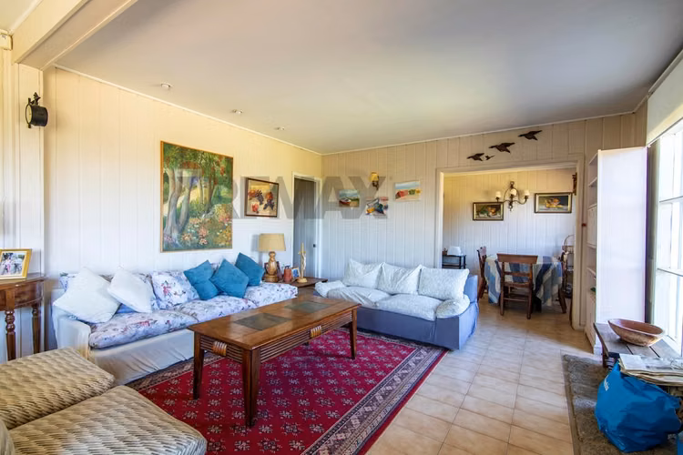 Casa de agrado con piscina y jardín 10640 mts2