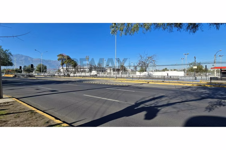 Proyecto strip center, uso comercial o residencial