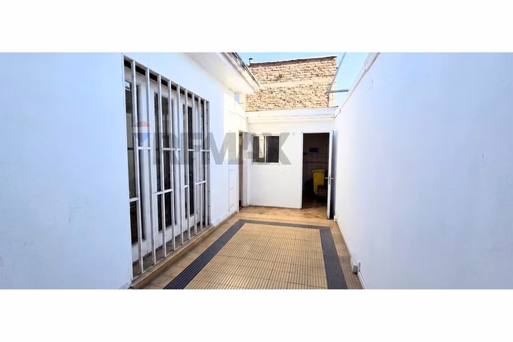Buena casa comercial gran ubicación y conectividad