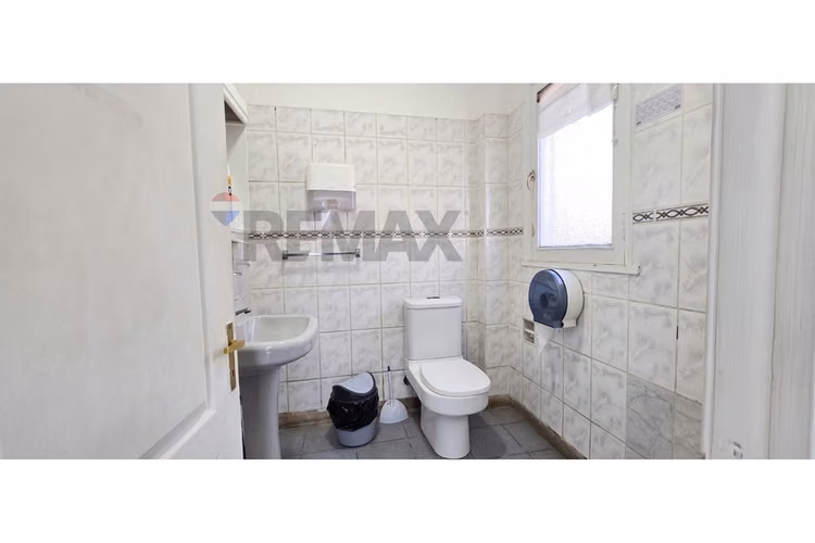 Buena casa comercial gran ubicación y conectividad