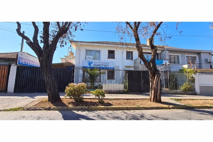 Casa comercial, gran ubicación a pasos metro