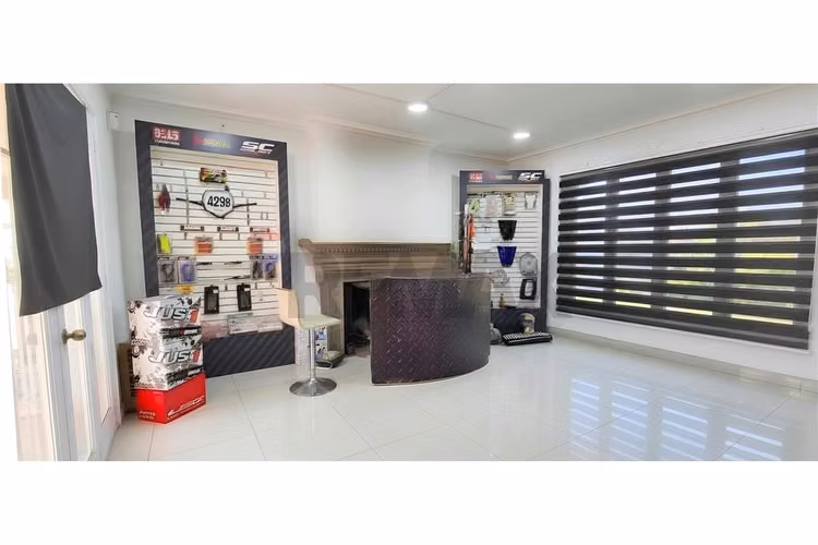 Maravillosa casa estilo francés ideal para oficina