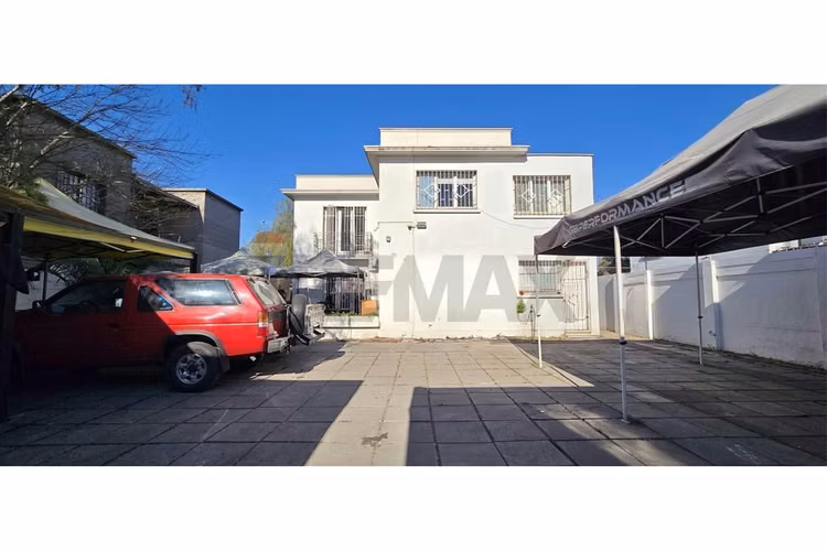 Maravillosa casa estilo francés ideal para oficina