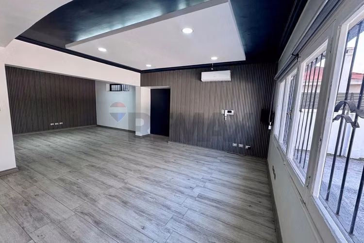 Casa comercial recien remodelada, cerca metro