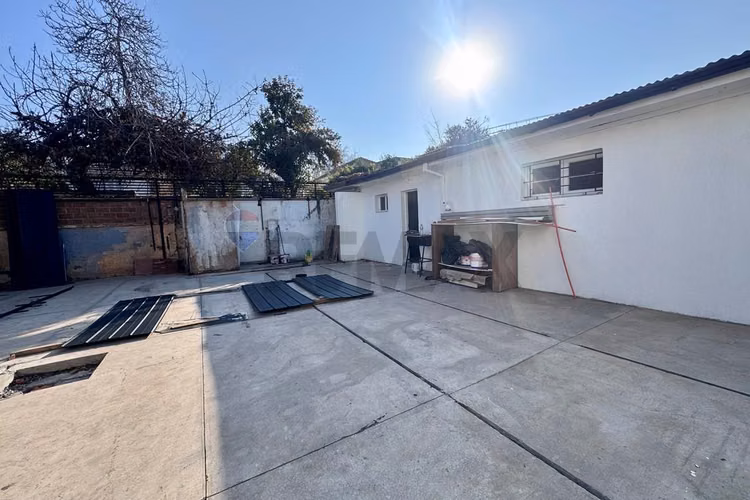Casa comercial recien remodelada, cerca metro