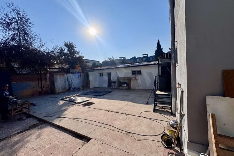Casa comercial recien remodelada, cerca metro