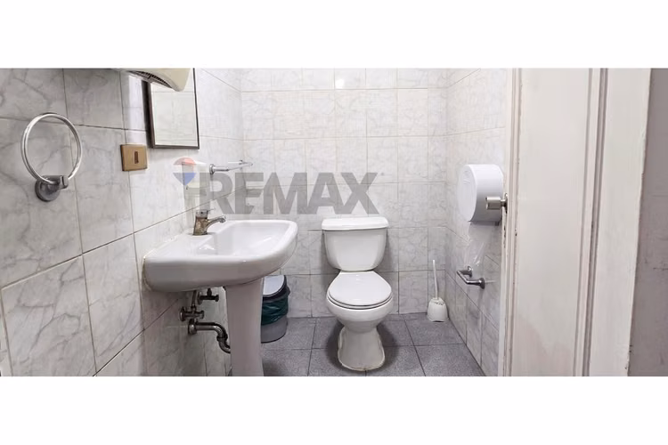 Buena casa comercial gran ubicación y conectividad