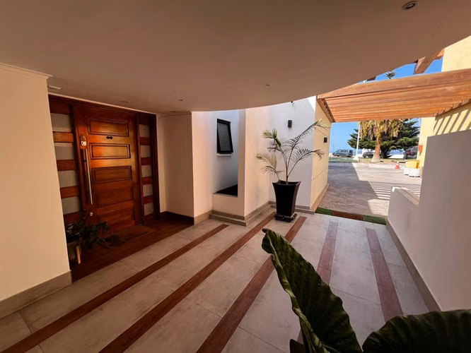 CASA Av. Costanera 4775