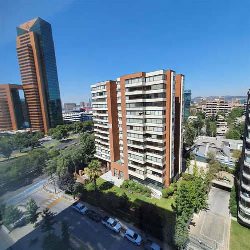OFICINA COMODA OFICINA AMOBLADA EN PLANTA LIBRE, BAÑO, KITCHEN, ESTACIONAMIENTO FRENTE A EDIFICIO MARRIOTT - Imagen 7