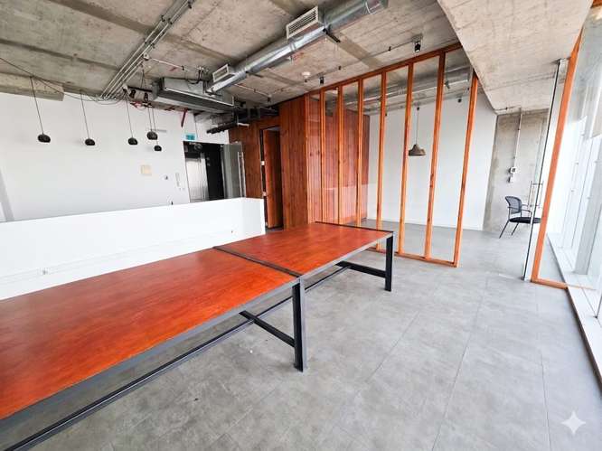 ARRIENDO LINDA OFICINA EN METRO PRINCIPE DE GALES