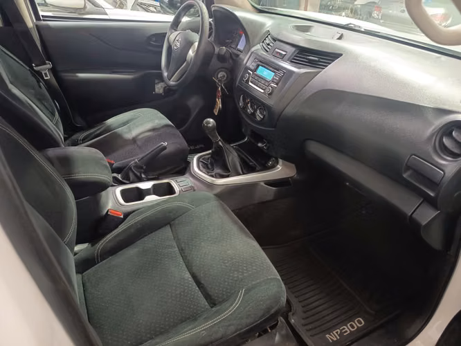 Nissan Np-300 2.5 Bencinera