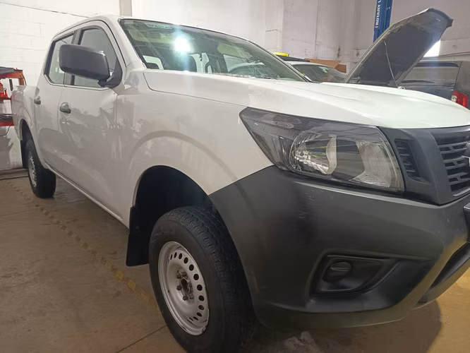 Nissan Np-300 2.5 Bencinera