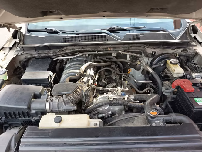 Nissan Np-300 2.5 Bencinera