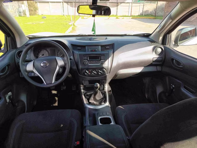 Nissan Np-300 2.5 Bencinera