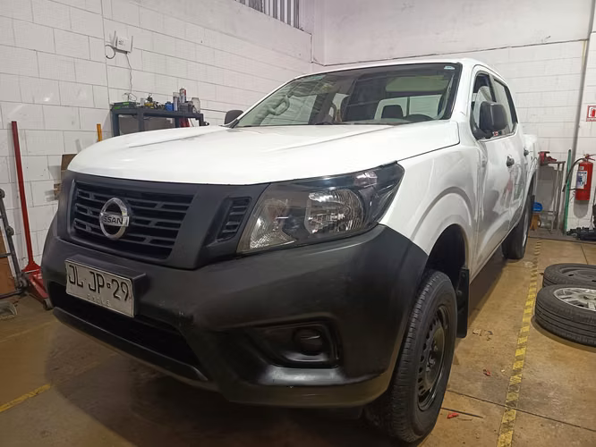 Nissan Np-300 2.5 Bencinera