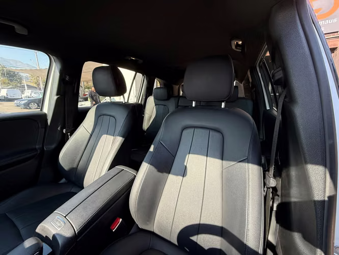 Mercedes Benz GLB 200 2023 Impecable Credito