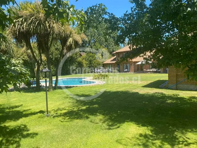 Parcela venta con casa en Linares 240/ 2.520,piscina, jardín