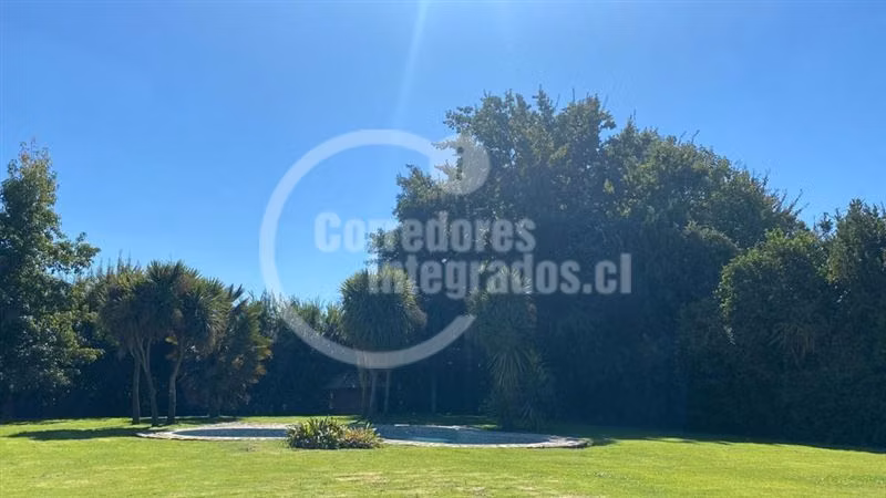 Parcela venta con casa en Linares 240/ 2.520,piscina, jardín