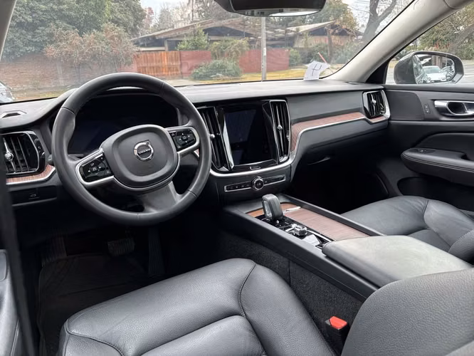 VOLVO V60 CROSS COUNTRY 2023