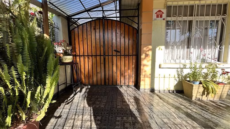 Casa en arriendo de 4 dorm. en Estación Central