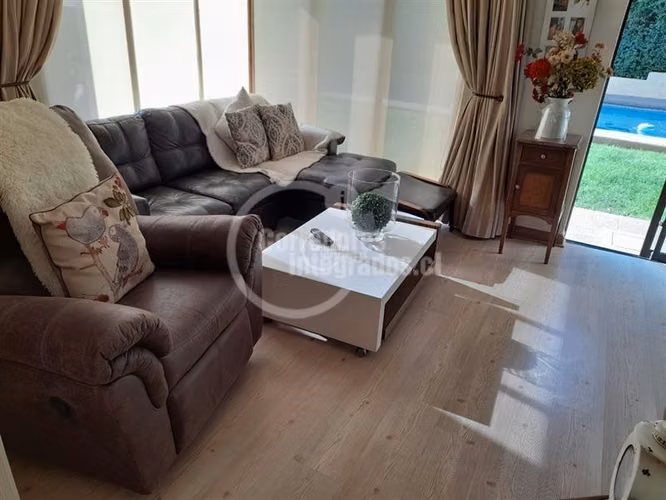 Casa en venta de 4 dorm. en Las Condes