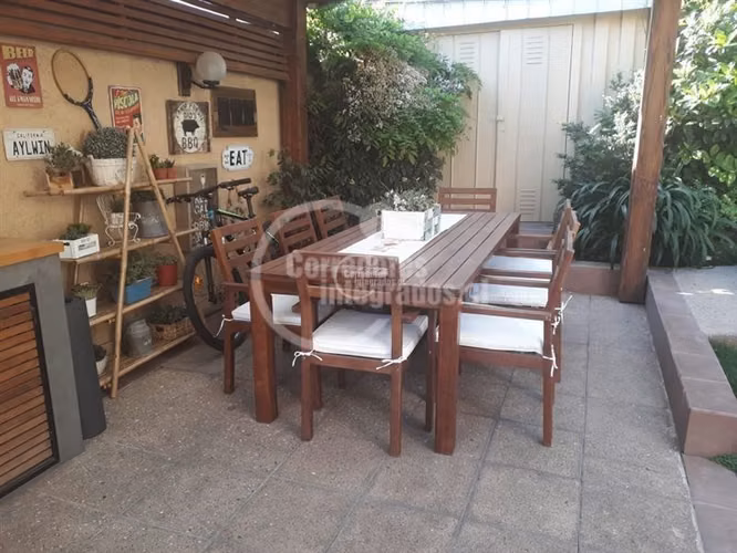 Casa en venta de 4 dorm. en Las Condes